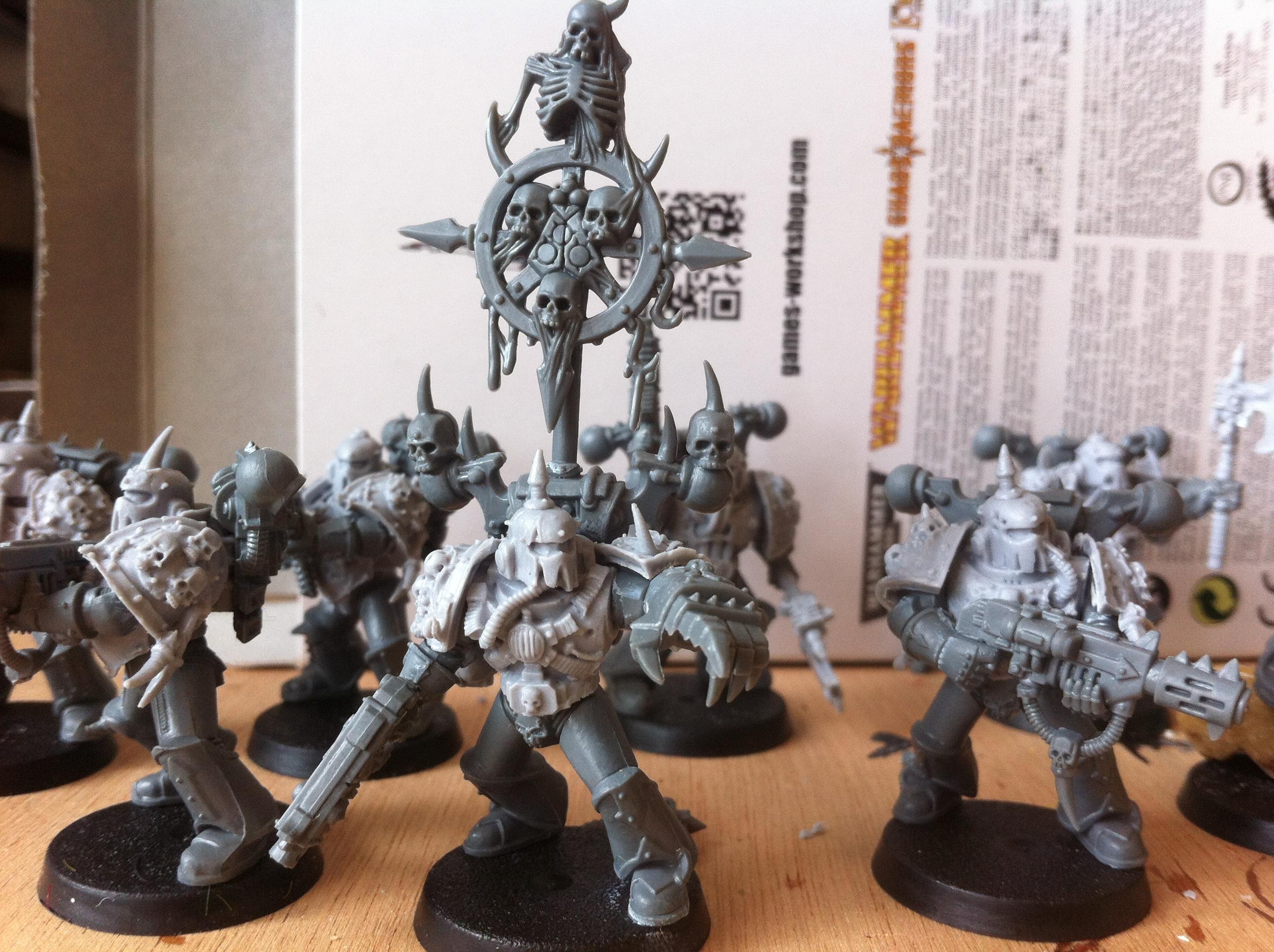 chaos space marines figures